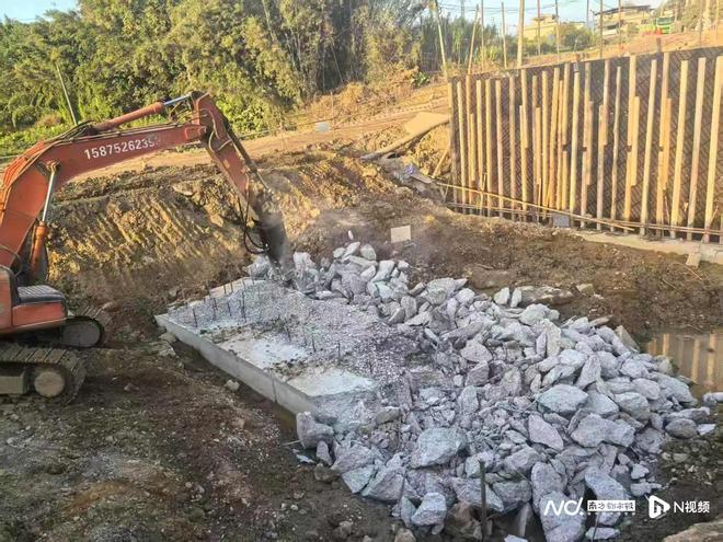 惠州一危桥改造工地桥基建设被曝“水泥拌土”官方回应了